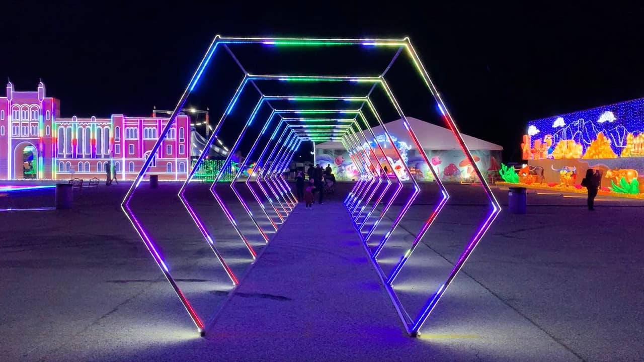 <b>Magical Winter Lights</b> es un espectáculo de luces navideñas que llegó desde China hasta el área de Houston.