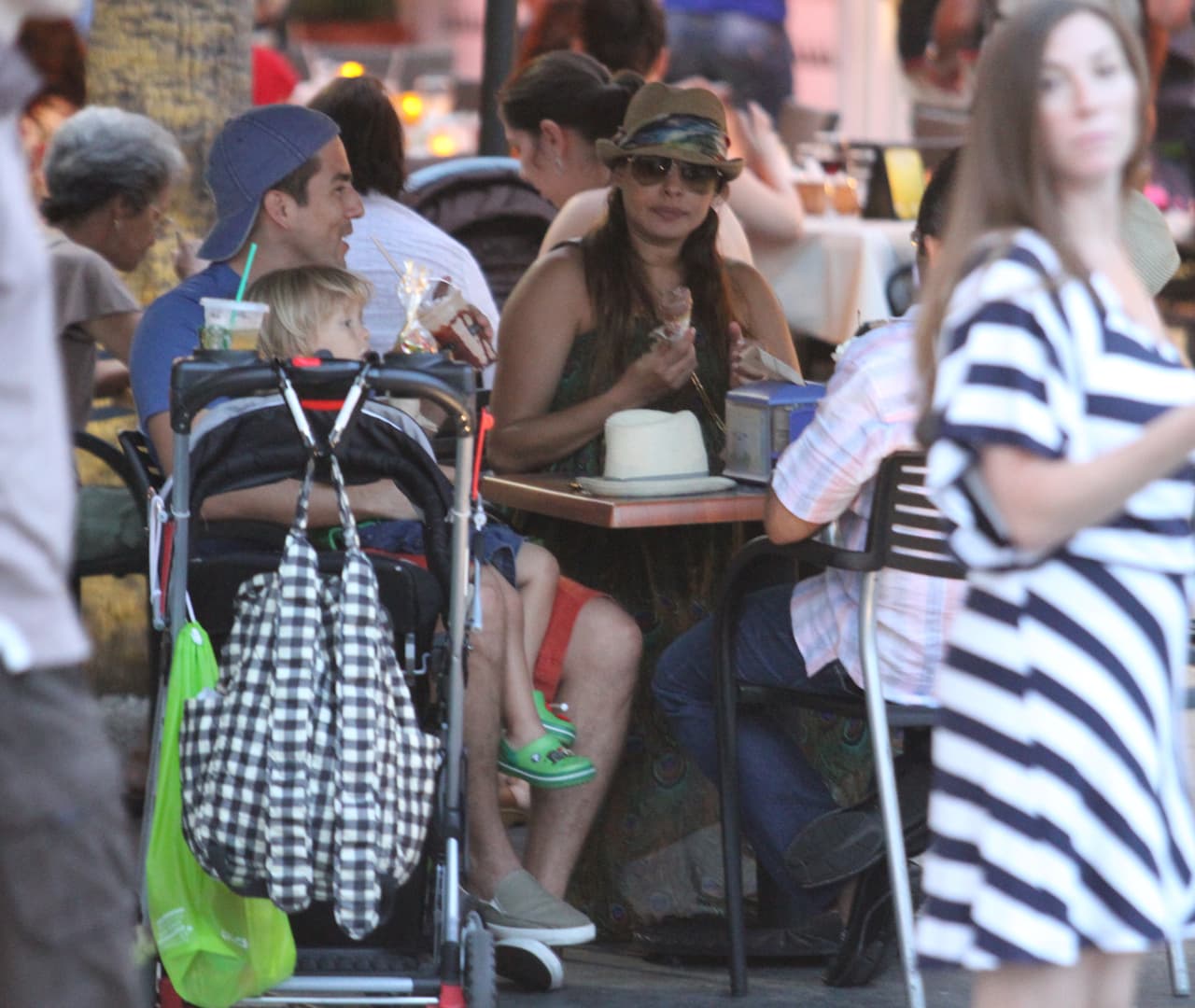 ¡Inseparables! Galilea Montijo, Fernando Reina y Mateo van a todos lados juntos.