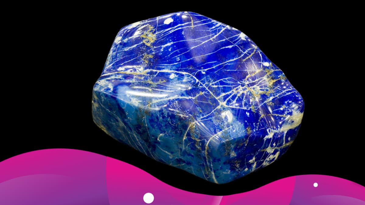La naturaleza está llena de piedras o gemas que no sólo sirven para joyería. Una gran cantidad de ellas tienen propiedades benéficas para nuestra salud y son usadas en el esoterismo. Quizá la más conocida sea el cuarzo y sus distintas variedades, pero ahora hablaremos del lapislázuli.