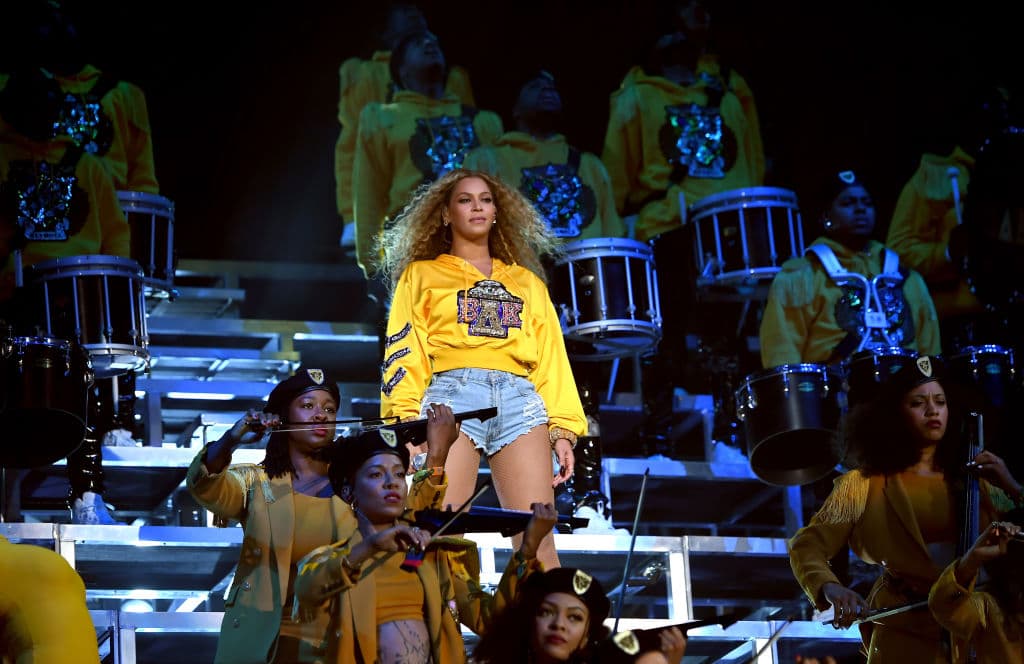 Este 17 de abril Beyoncé lanzó su nuevo documental 'Homecoming' a través de Netflix, el cual se centra en su actuación en Coachella 2018 donde tenía poco más de nueve meses de haber dado a luz a sus gemelos Sir y Rumi.