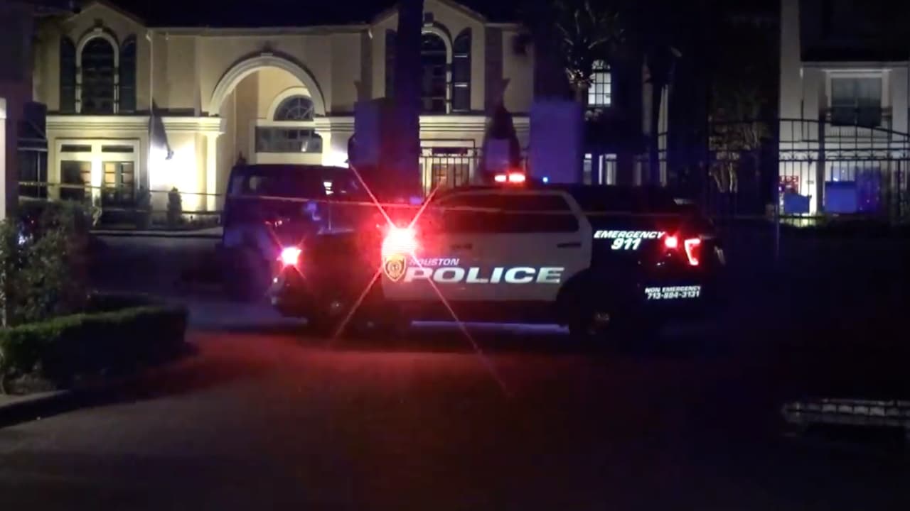 Investigan posible caso de furia al volante que deja a un hombre hospitalizado en Houston