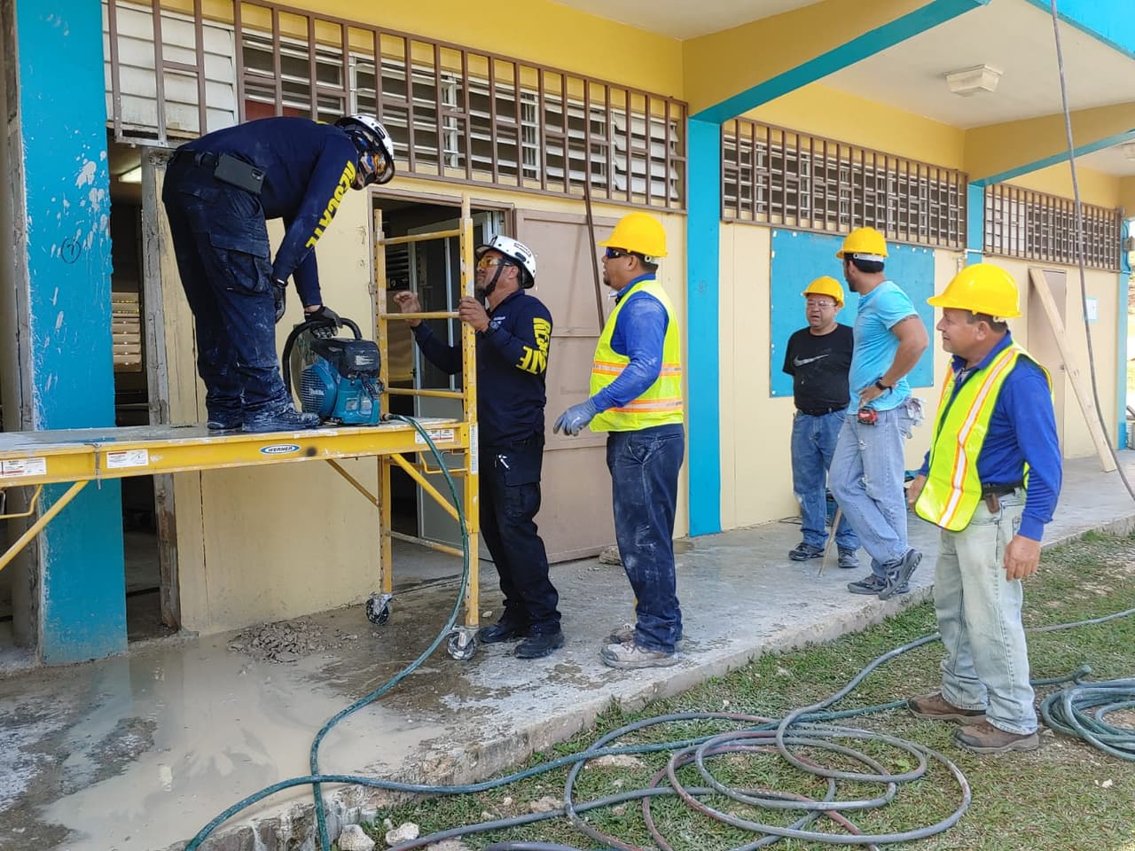 El alcalde proyectó que los trabajos durarán dos días por escuela.