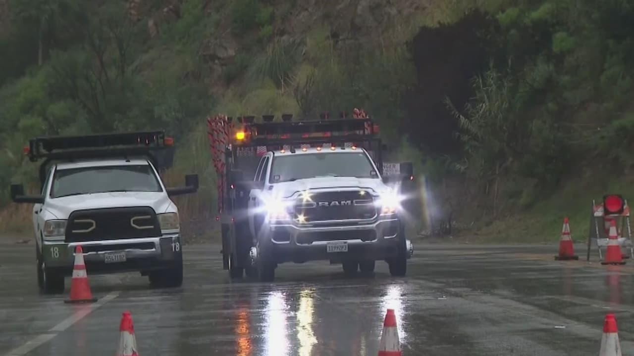 Clima extremo paraliza carreteras, vuelos y economía en California