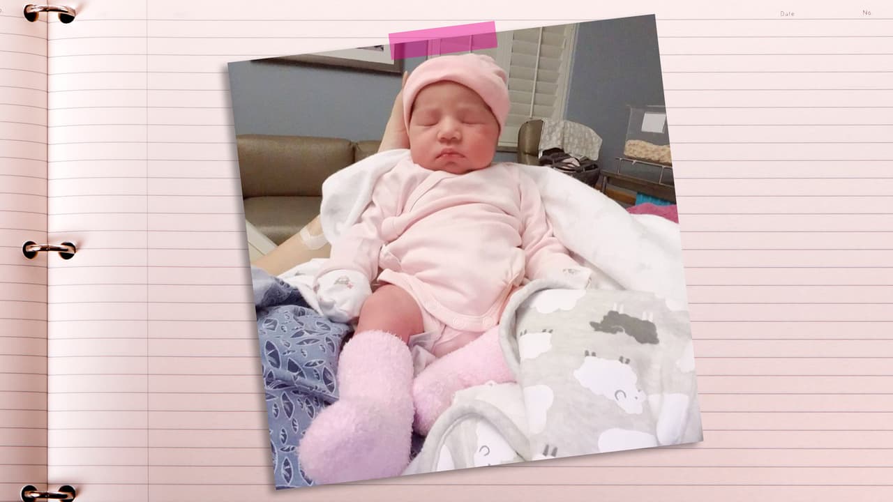 Su mami se llama Gloricely Loug y participó en Nuestra Belleza Latina, su talento fue cantar con su padre.