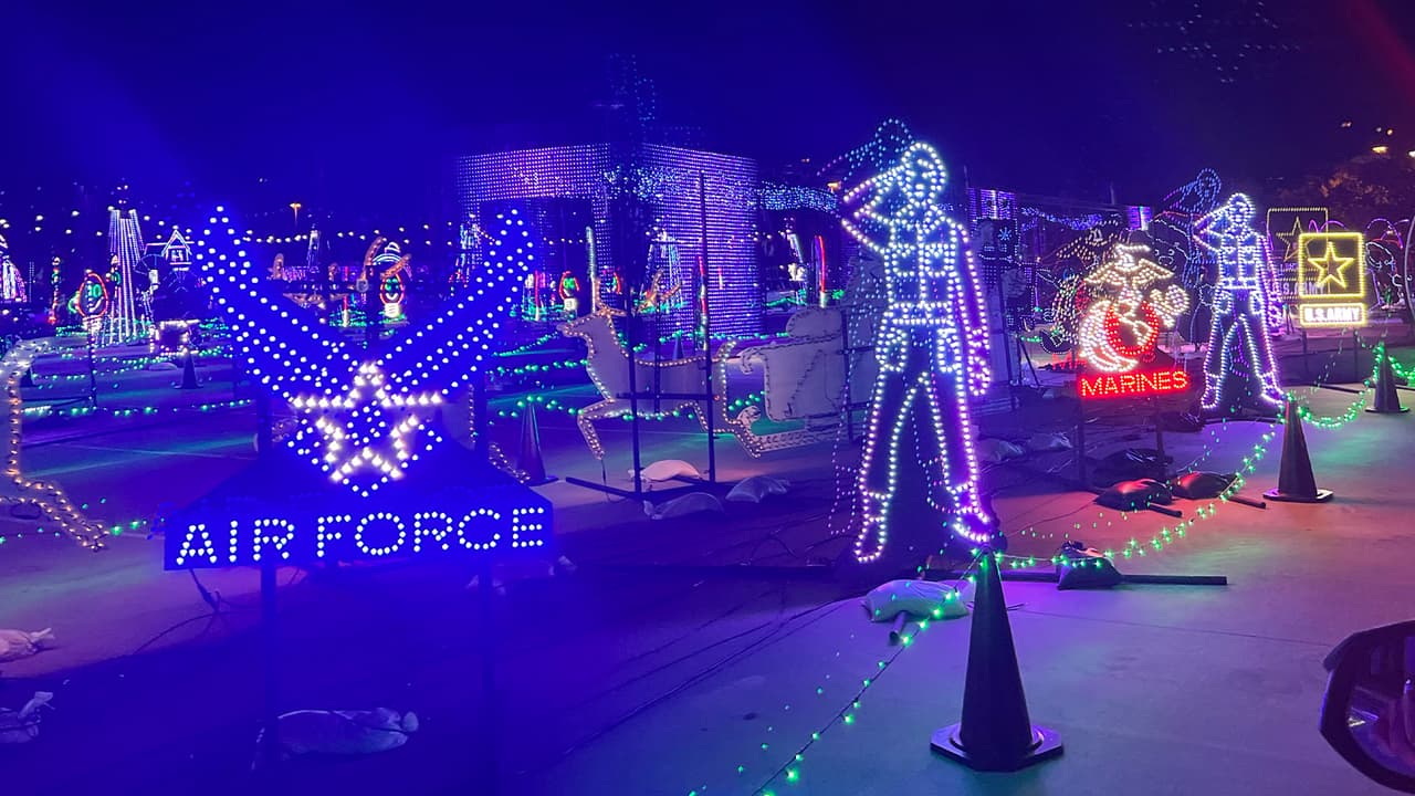 Sin duda, The Light Park es una gran opción para llevar a los pequeños de la casa y puedan disfrutar estos días navideños.