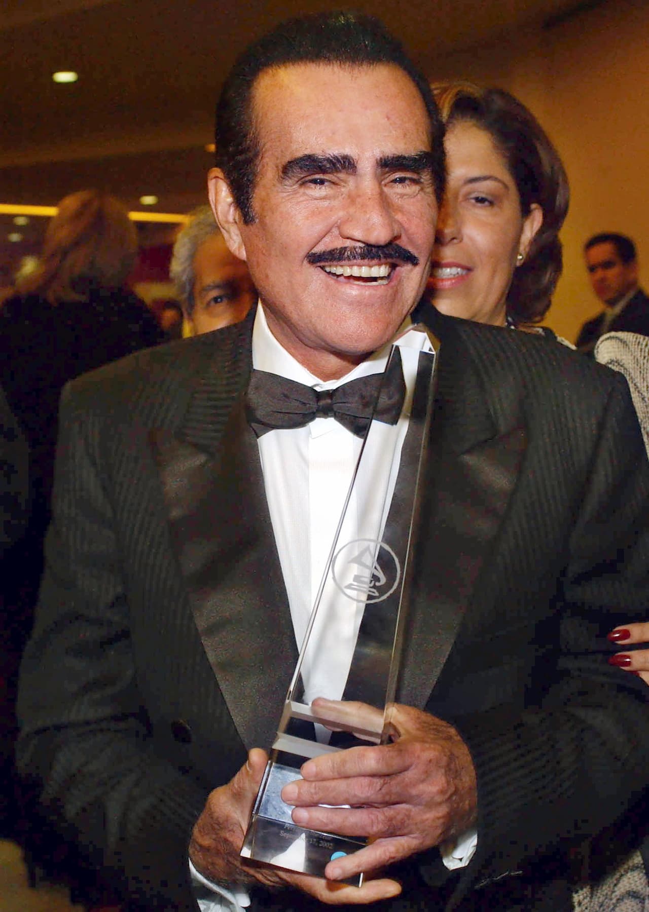 <h3 class="cms-h3-H3">Vicente Fernández</h3>
<br>
<h3 class="cms-h3-H3">Año: 2002</h3>