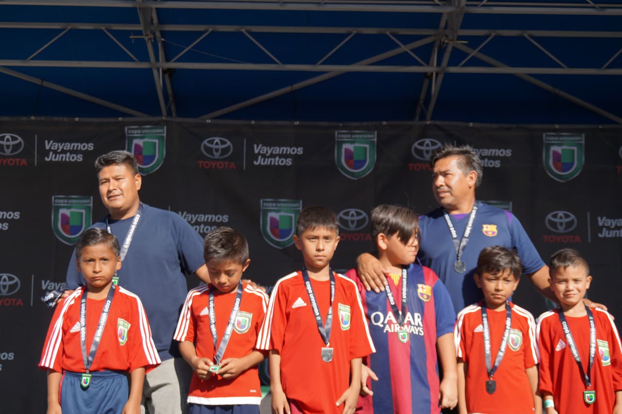 Estos pequeños ‘cracks’ angelinos dominaron la cancha de juego y se coronaron como campeones en la Copa Univision.