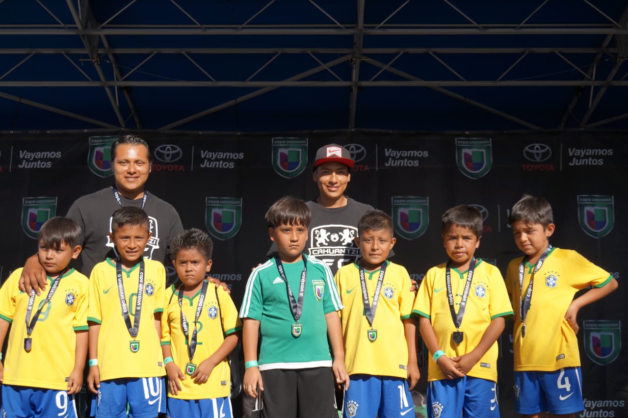 Estos pequeños ‘cracks’ angelinos dominaron la cancha de juego y se coronaron como campeones en la Copa Univision.