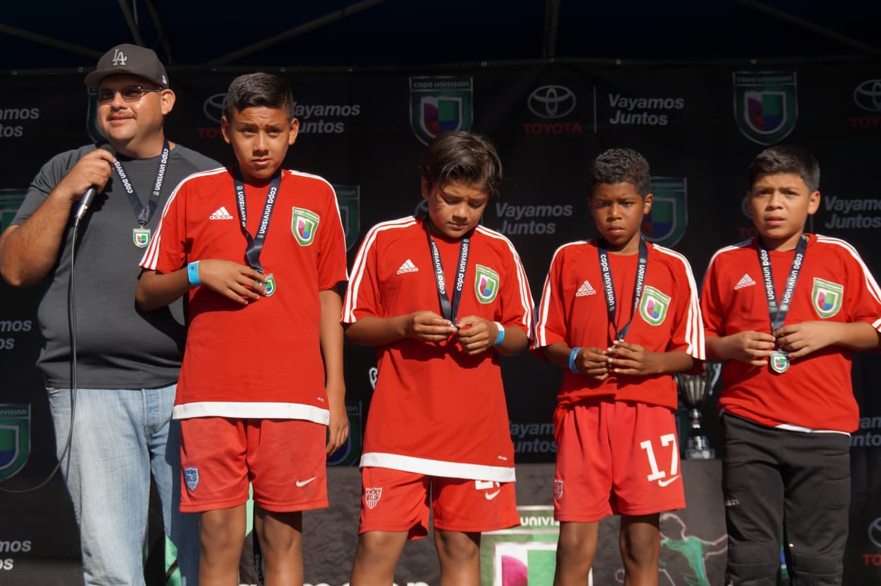Estos pequeños ‘cracks’ angelinos dominaron la cancha de juego y se coronaron como campeones en la Copa Univision.