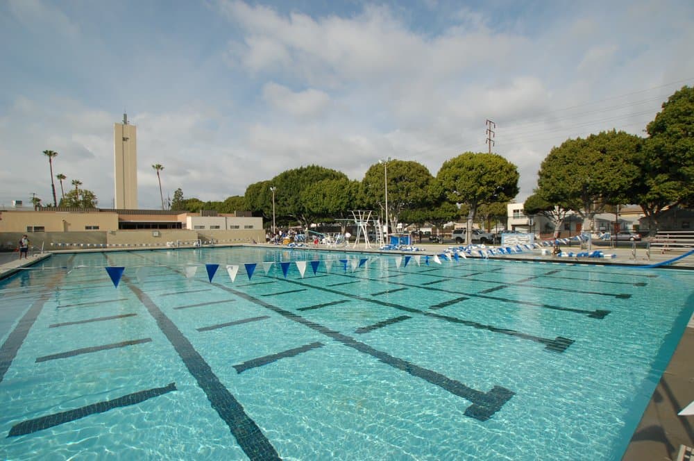 Culver City Municipal Plunge es el lugar ideal para refrescarse un poco o practicar natación. La entrada por adulto es de 4 dólares y para los menores de 2.5 dólares.