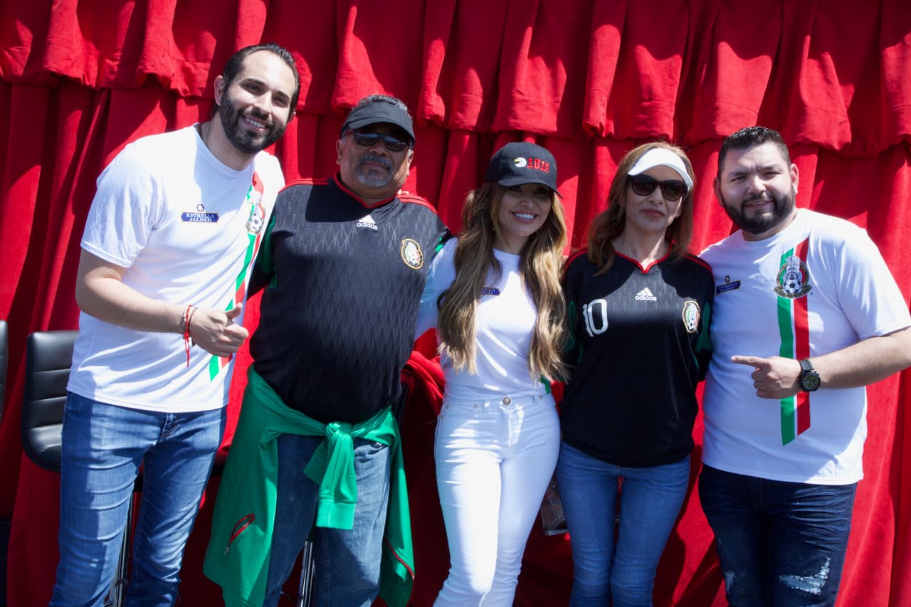 Los locutores siempre disfrutan el poder conocer a sus radioescuchas.