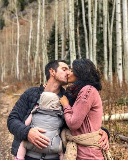 Por supuesto, el actor mexicano también dedicó un mensaje para su esposa y madre de su hija Kailani: "¡Gracias 2018 por las vivencias, el amor y el crecimiento a lado de esta gran mujer, Aislinn Derbez!".
