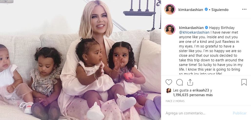 Entre quienes le demostraron su amor se encuentran sus hermanas, cada una le dedicó una publicación en sus respectivas cuentas de Instagram. Tal es el caso de Kim Kardashian, quien compartió un par de fotografías donde la cumpleañera aparece con las integrantes más pequeñas de la familia.