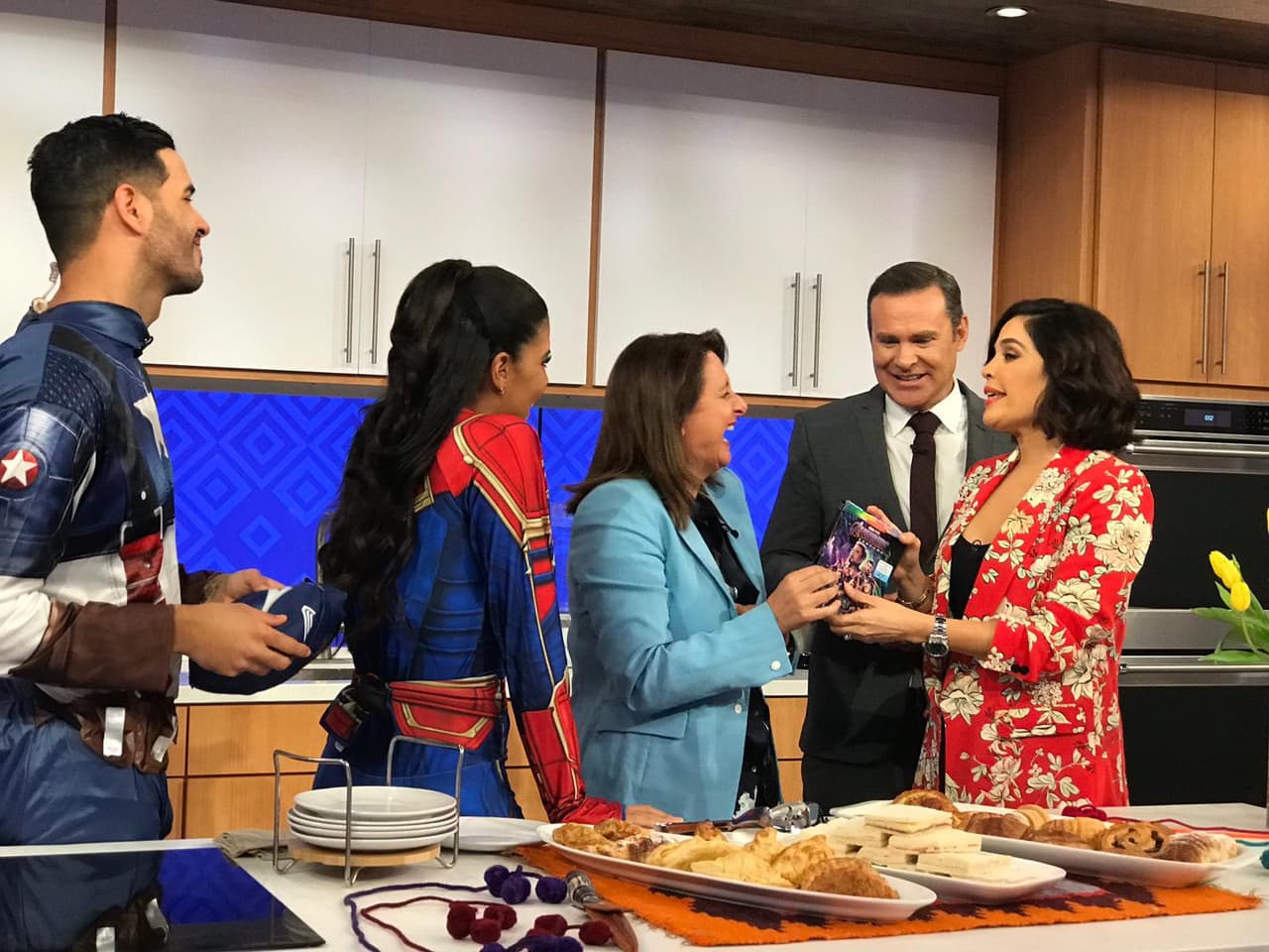 Alan Tacher y Karla Martínez se declararon fans de 'Avengers: Endgame', filme que recientemente batió récords en taquillas.