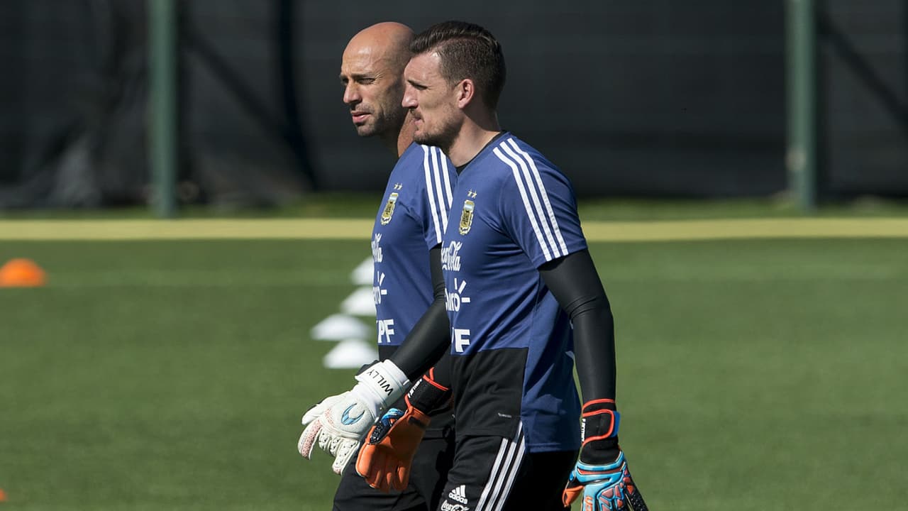 Argentina: Willy Caballero perdería el puesto con Franco Armani para enfrentar a Nigeria