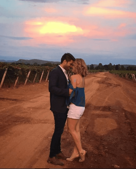 Desde que iniciaron su noviazgo, la joven pareja no ha parado de presumir su noviazgo en redes sociales.