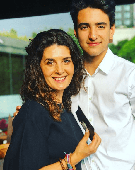 Aunque la música es algo que le apasiona, Sebastián dejó claro que la actuación es todo para él: “Desde que tengo razón, yo siempre quise ser actor (…) Desde que abrí los ojos yo creo que se despertaron esas ganas de actuar, por ser alguien que no eres, de hecho, eso es algo que me encanta de la actuación, que puedo ser alguien totalmente distinto a lo que soy, puedo jugar y hacer cosas que no haces en la vida cotidiana”, señaló según información de Las Estrellas. 
<br>