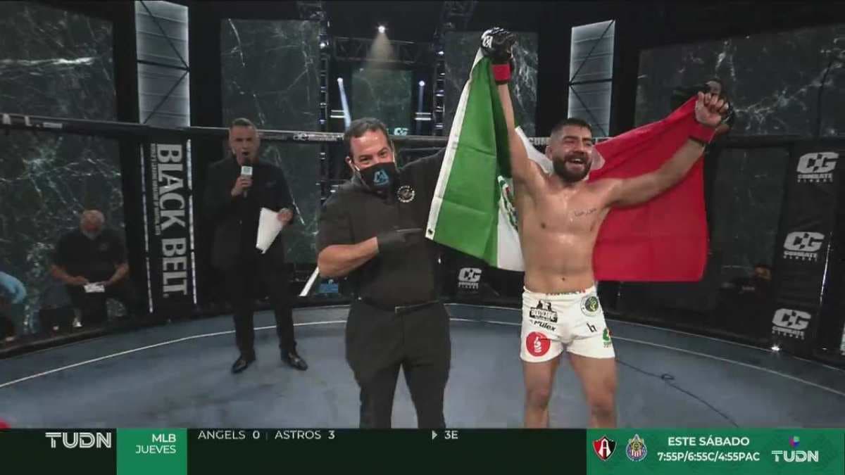 Eduardo Alvarado vence a Raymond Ramos en Combate Global
