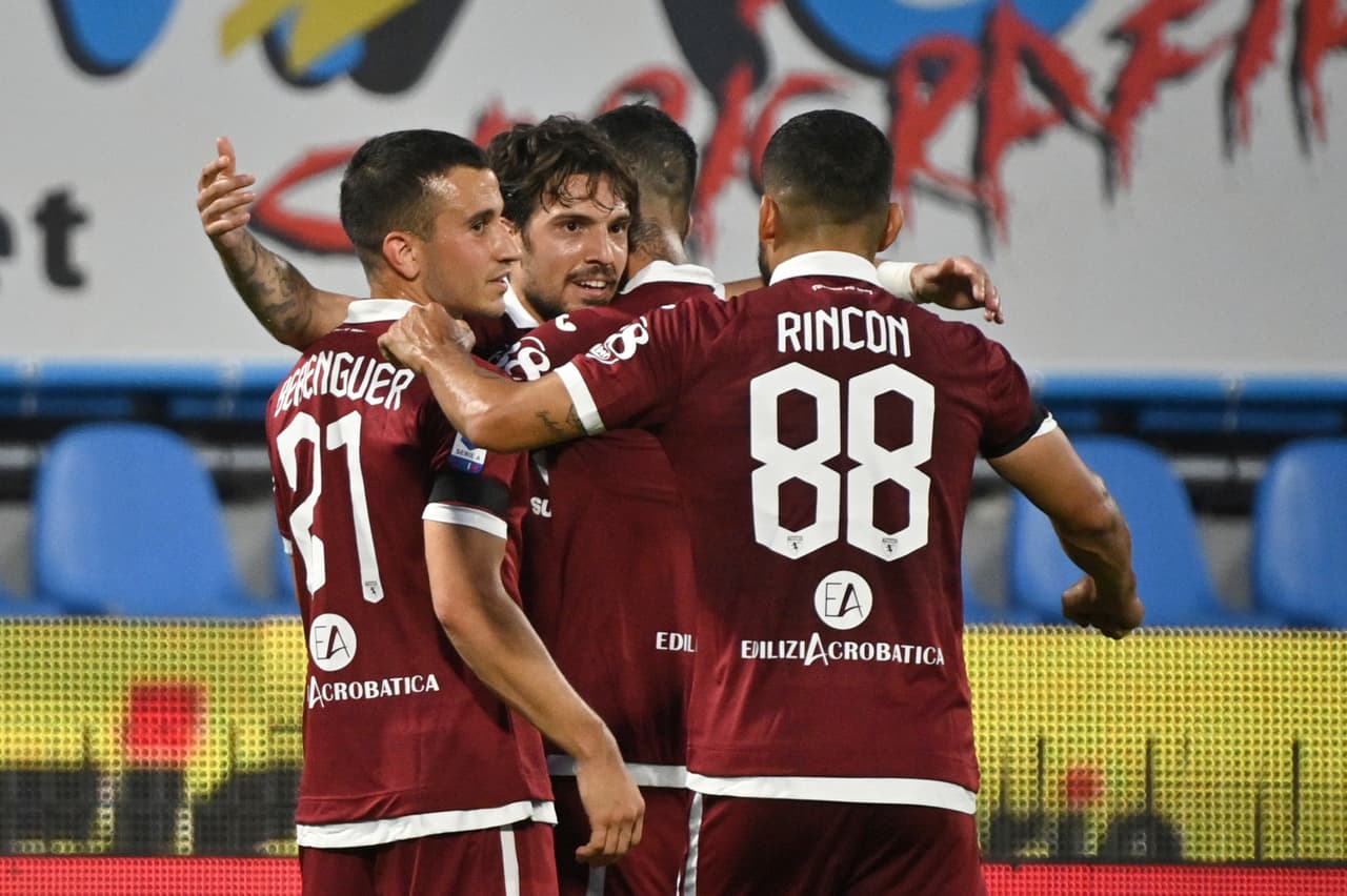 Con resultados de bBologna 3-2 Lecce, Cagliari 0-1 Udinese, Hellas Verona 1-5 Lazio, Roma 2-1 Fiorentina y SPAL 1-1 Torino, se da prácticamente por cerrada la jornada 36 del futbol italiano.