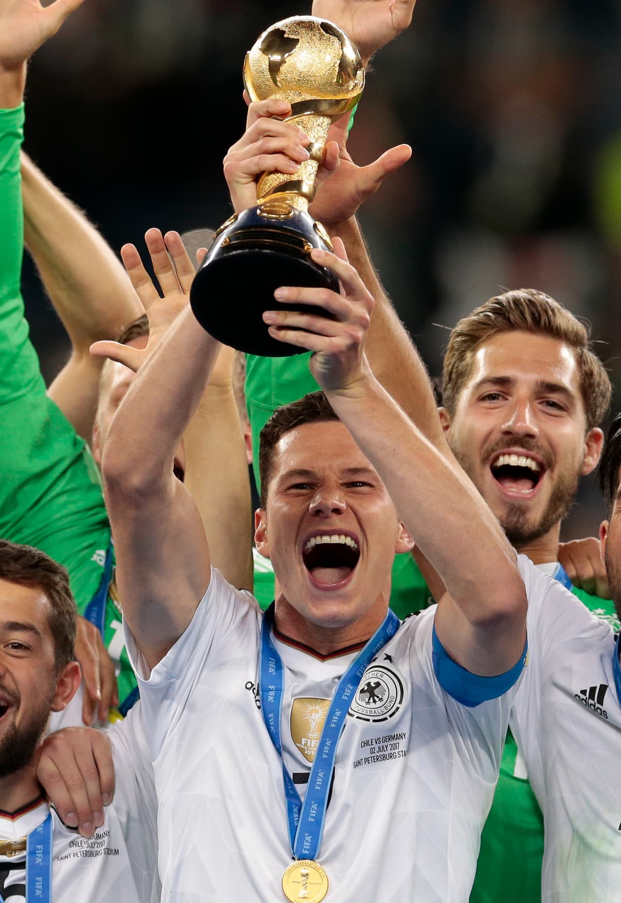 Finalmente, y tras dos semanas de competencia, Alemania levanta el título.