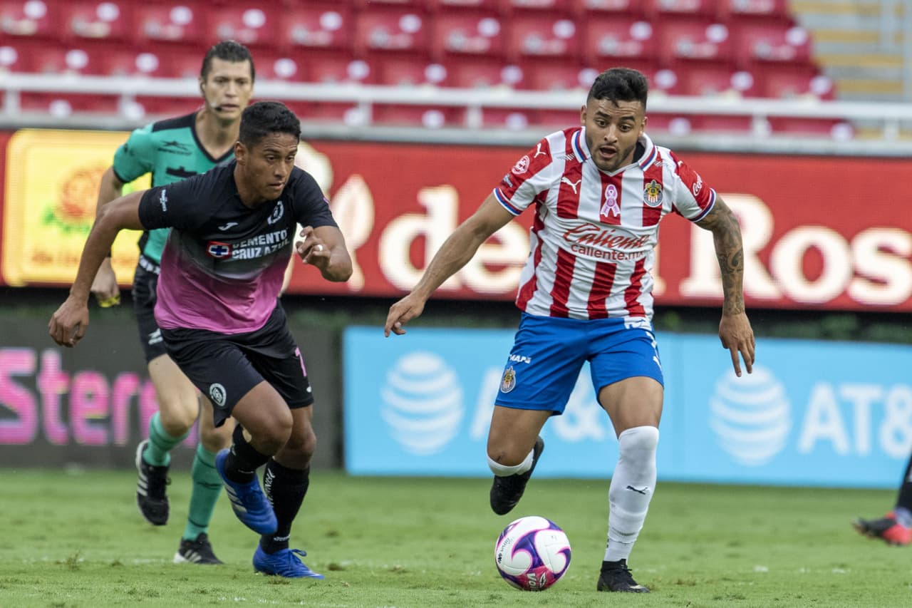 Con goles del Cabecita Rodríguez al 41 y al 90+2, Cruz azul se lleva los tres puntos en su visita a Chivas y el uruguayo llega a 12 goles en el torneo.