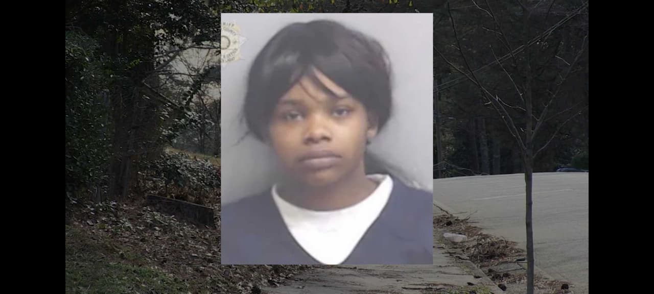 Una madre de Atlanta es acusada de asesinato en segundo grado por la muerte de su hija por un disparo