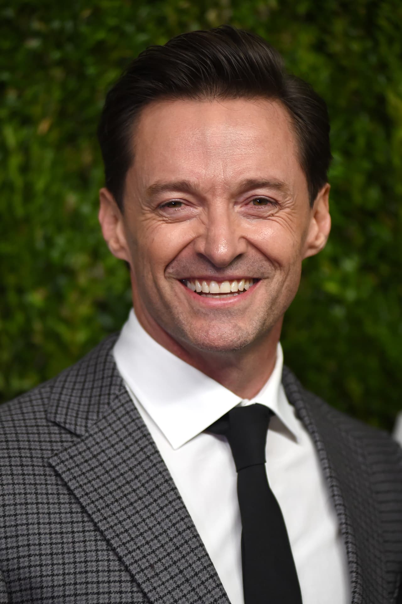 El actor de 51 años sigue las medidas de seguridad indicadas por las autoridades de salud para no ser contagiado de coronavirus. En NY es común verlo paseando a sus perros.