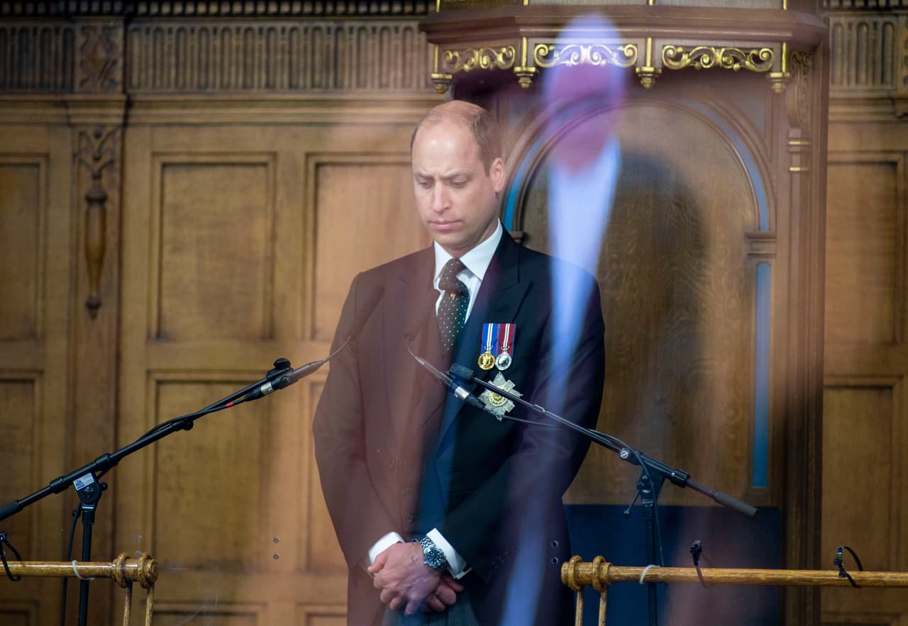 Dirigiéndose a los hijos de la princesa, William y Harry, Bashir dijo que lo "lamentaba profundamente". Ambos príncipes 
<b><a href="https://www.univision.com/famosos/principe-harry-muerte-princesa-diana-refugio-alcohol" target="_blank">criticaron el engaño y el encubrimiento de la BBC </a></b>tras darse a conocer el resultado de la investigación el pasado jueves 20. 
<br>