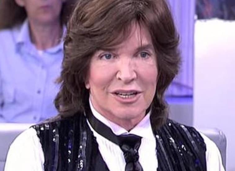 A través de
<b><a href="https://twitter.com/CamiloSesto" target="_blank">su cuenta en Twitter</a></b> se informó de manera oficial la lamentable noticia.