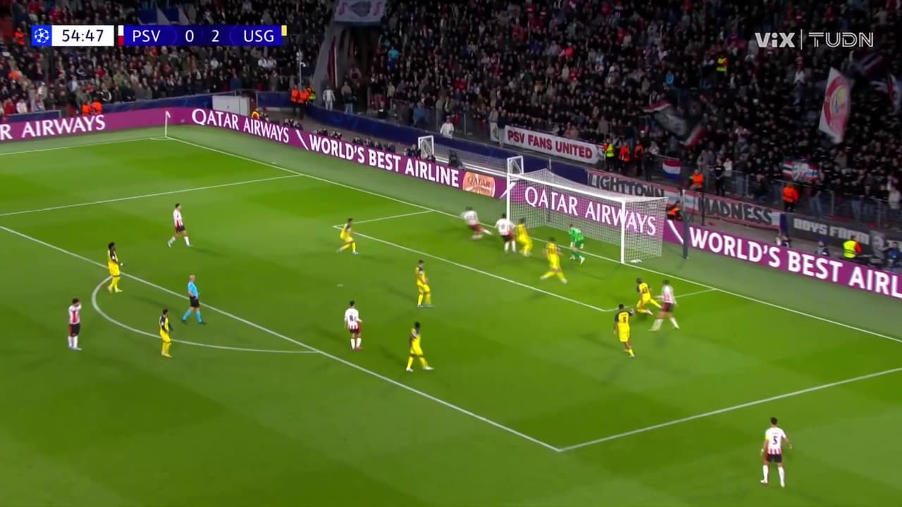 ¡La falla del año! Era gol cantado para PSV ¡y la manda a las gradas!