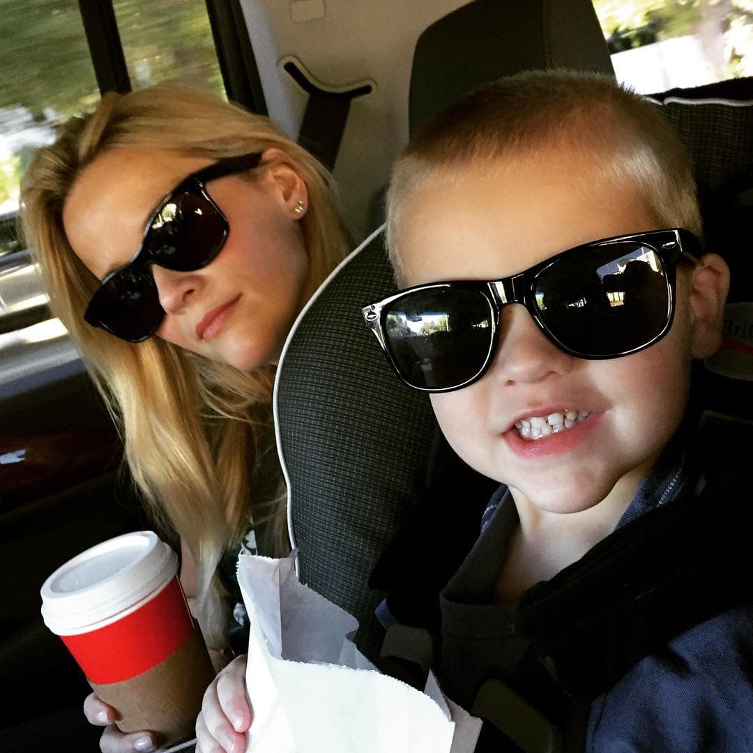 Entre ellos a su gran amiga, la actriz Reese Witherspoon.