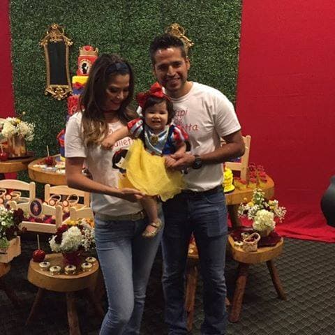 Ana Patricia: "Felicidades nuevamente a todas las Mamitas". (Mayo 8, 2016)