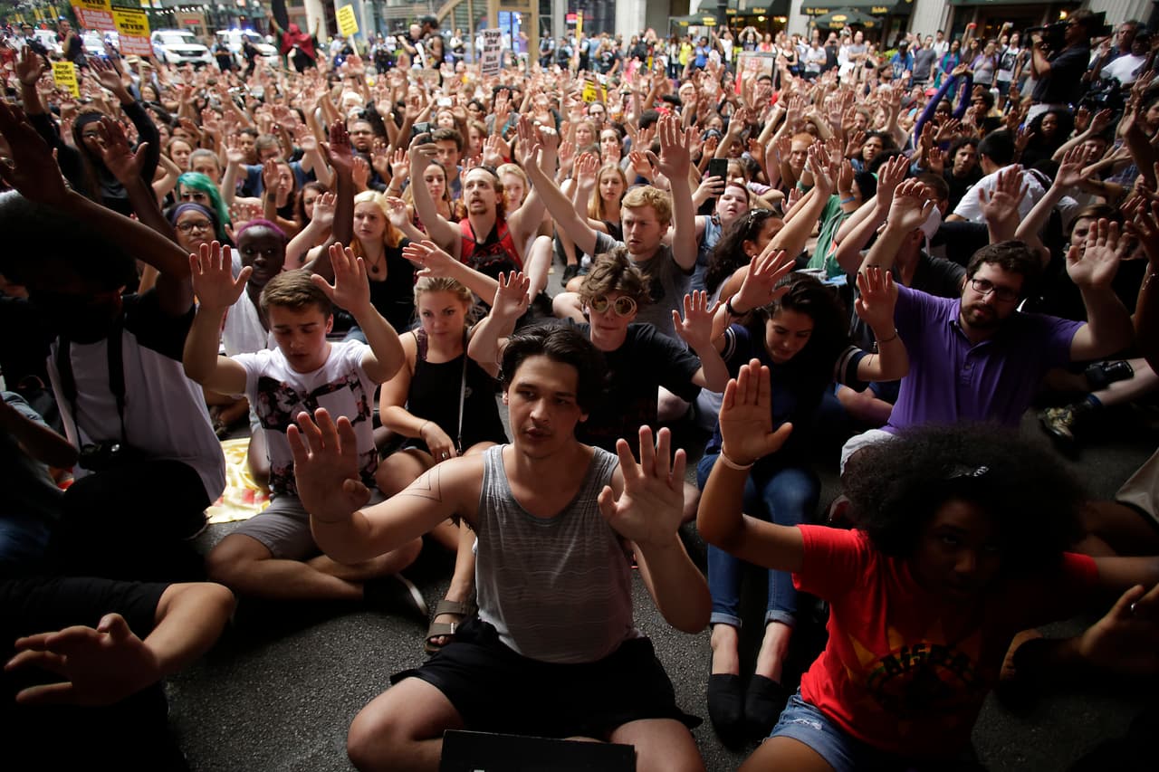 El viernes pasado, la Dirección de Revisión Independiente de la Policía (IPRA) dio a conocer nueve videos captados con cámaras corporales y de patrullas.