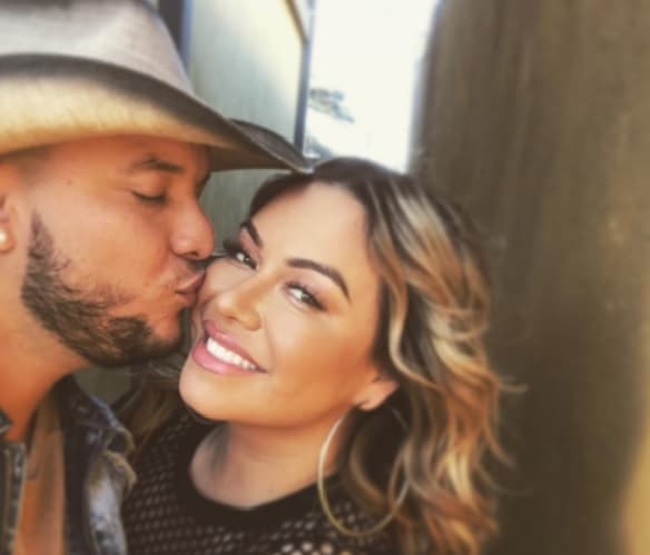 El 1 de junio la cantante confirmó en
<b><a href="https://www.youtube.com/watch?v=AEJqoBIQiK0&t=69s" target="_blank">Hoy</a></b> que estaban separados: "Nos estamos dando un espacio". En julio reanudaron su matrimonio, dos meses después anunciaron su separación y, al parecer, esta vez es definitiva.
<br>