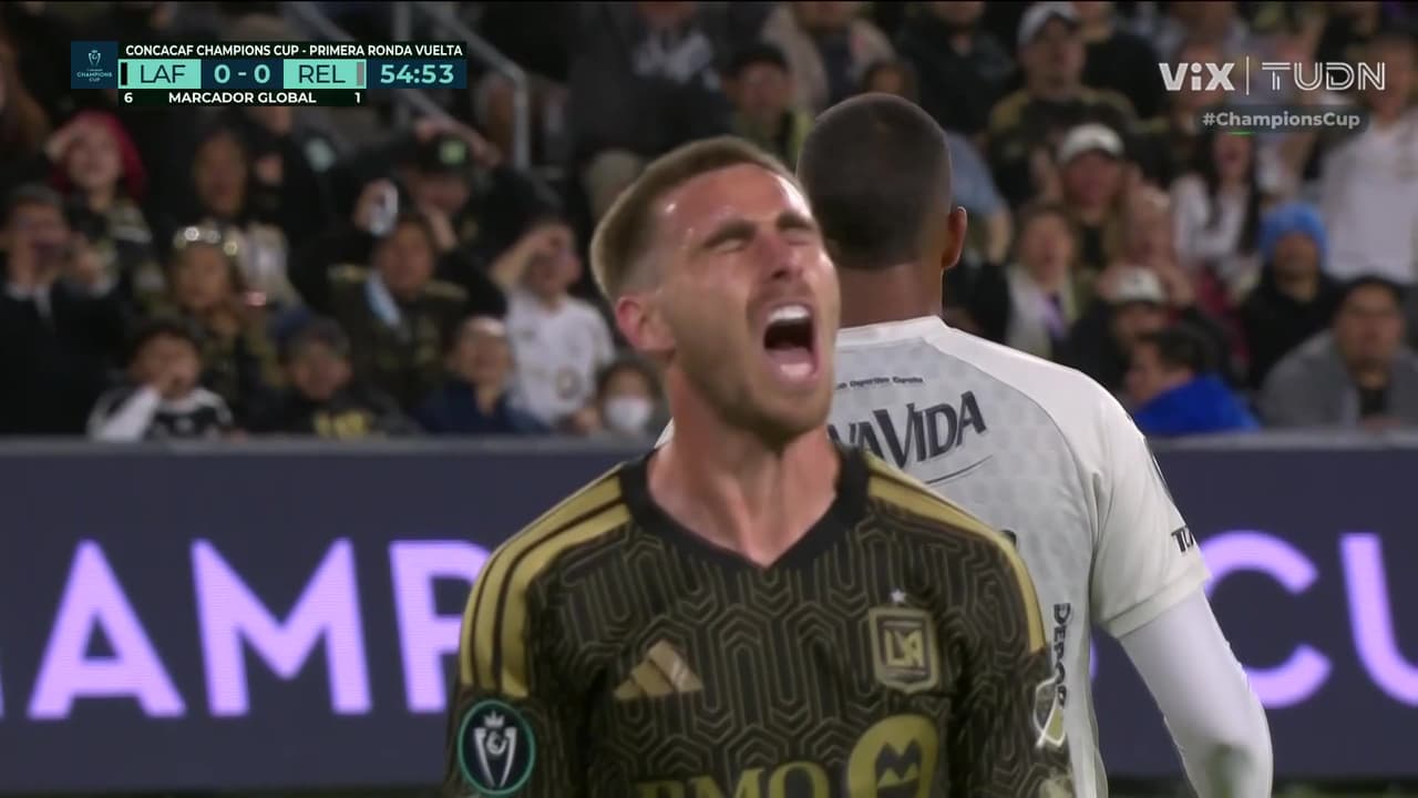 ¡Imperdible! Choinière se disfraza de Messi y Boyd la falla así