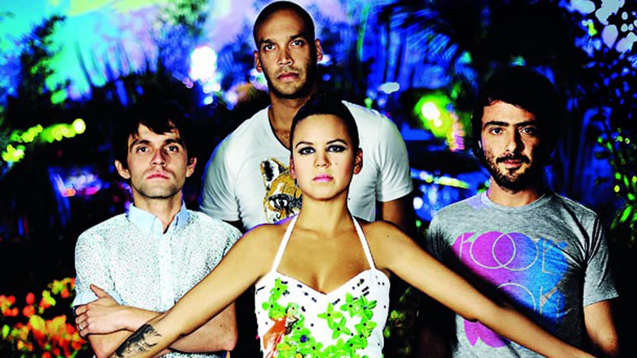 <b>Bomba Estéreo</b>, ha recibido varias nominaciones en los Premios Grammy Latinos, sin resultar victoriosos, en PLN compite en la categoría Video del Año 
<a href="http://www.univision.com/especiales/premio-lo-nuestro/vota">VOTA AQUÍ</a>