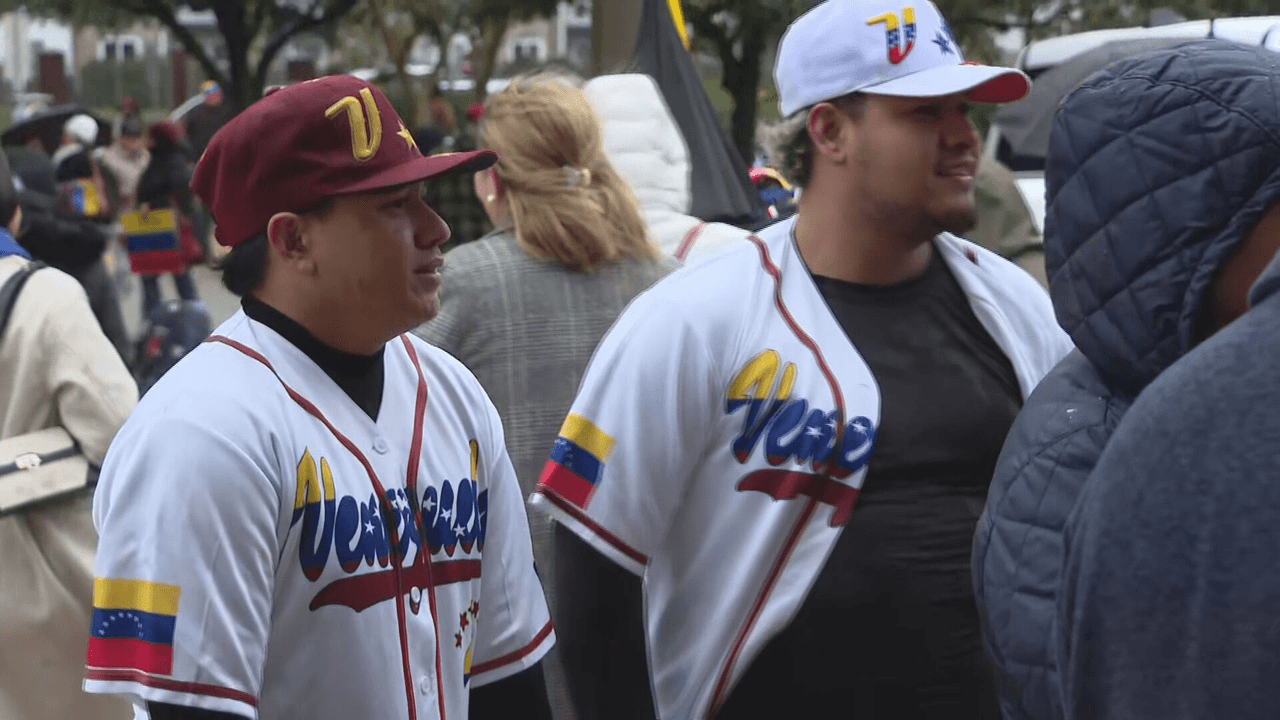 Los asistentes mantienen una esperanza de que no ocurra el juramento de Maduro nuevamente y que en lugar de él entre la oposición a gobernar.