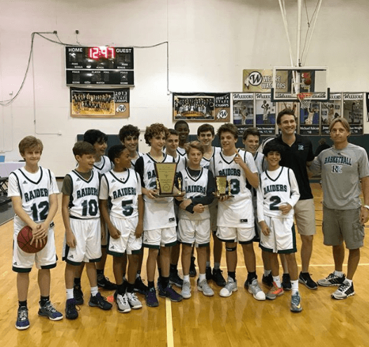 El conductor de Despierta América compartió el triunfo del equipo de básquetbol donde juega su hijo.