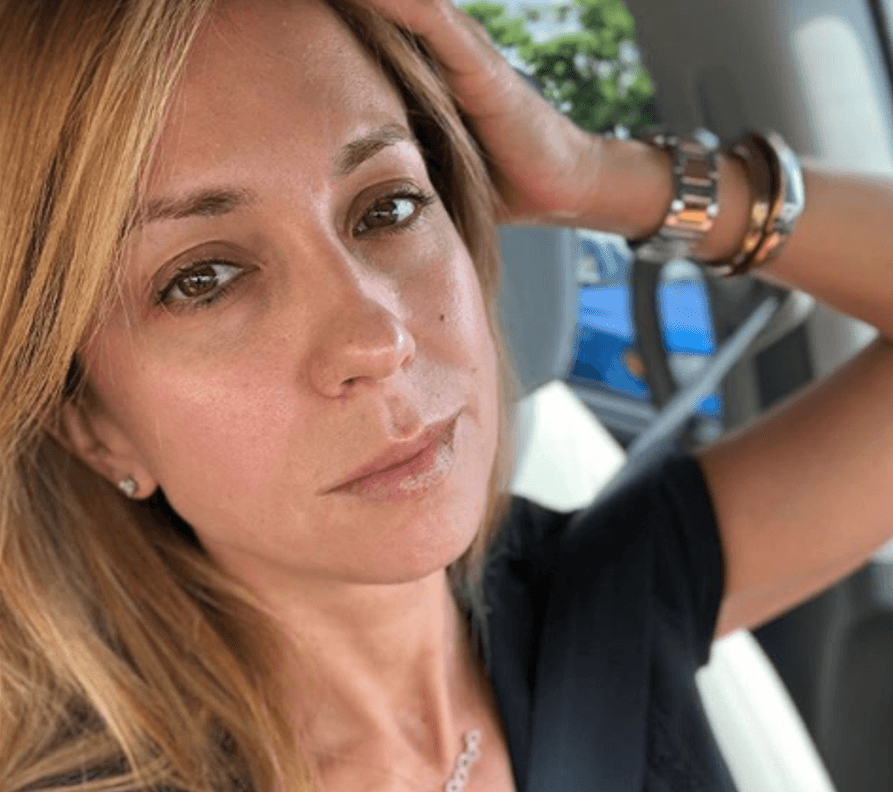 La conductora y comediante puertorriqueña Alexandra Fuentes también lo hizo con el mensaje "tan o más importante que llegar lejos, es disfrutar el camino. Como somos, hasta donde la vida nos permita. Al final, la más importante de las conquistas es ser feliz. ¡Kany, gracias!".