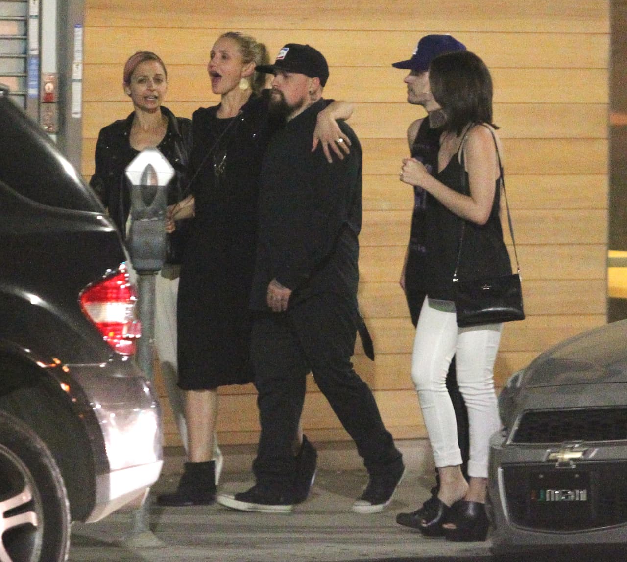 Las chicas salieron a cenar con sus esposos, los gemelos Joel y Benji Madden.