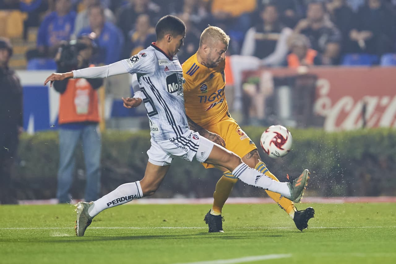 Con goles de Luis Quiñones y André Pierre Gignac, Tigres le pega 2-1 al Atlas y se queda con los tres puntos.