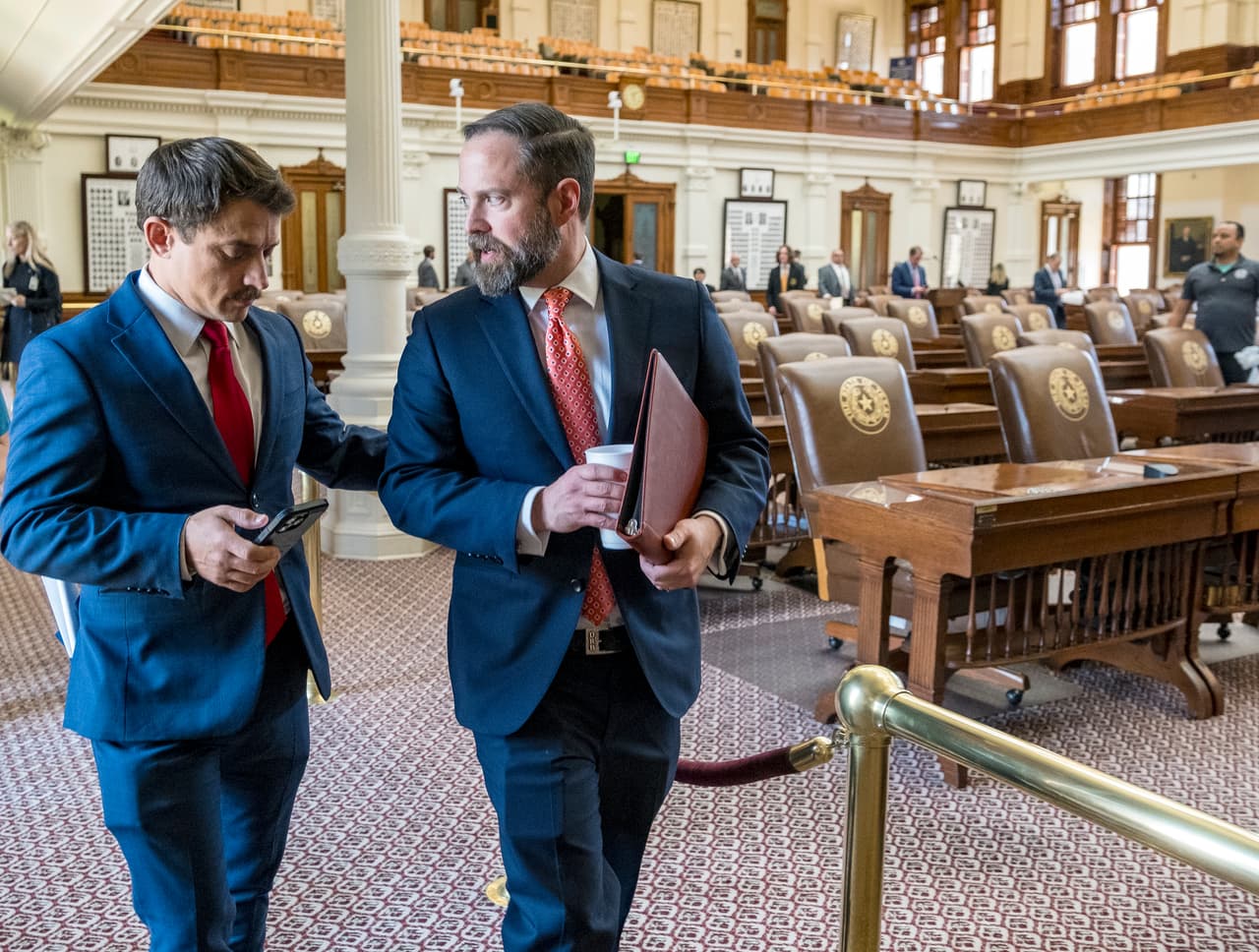 Republicanos amenazan con arrestar fuera de Texas a demócratas que dejaron sesión legislativa