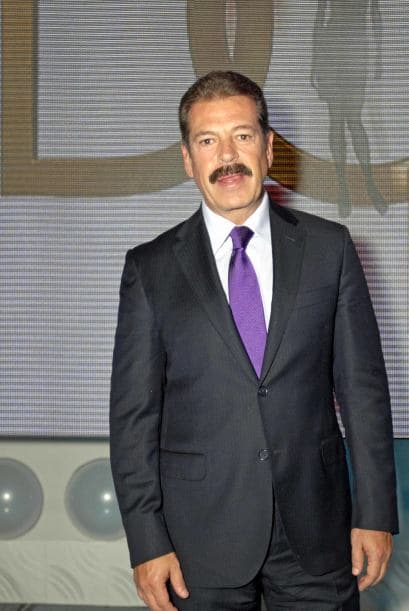 Goyri escuchó cada uno de los reclamos así que ahora se está dejando crecer el bigote para volver a su estado habitual.