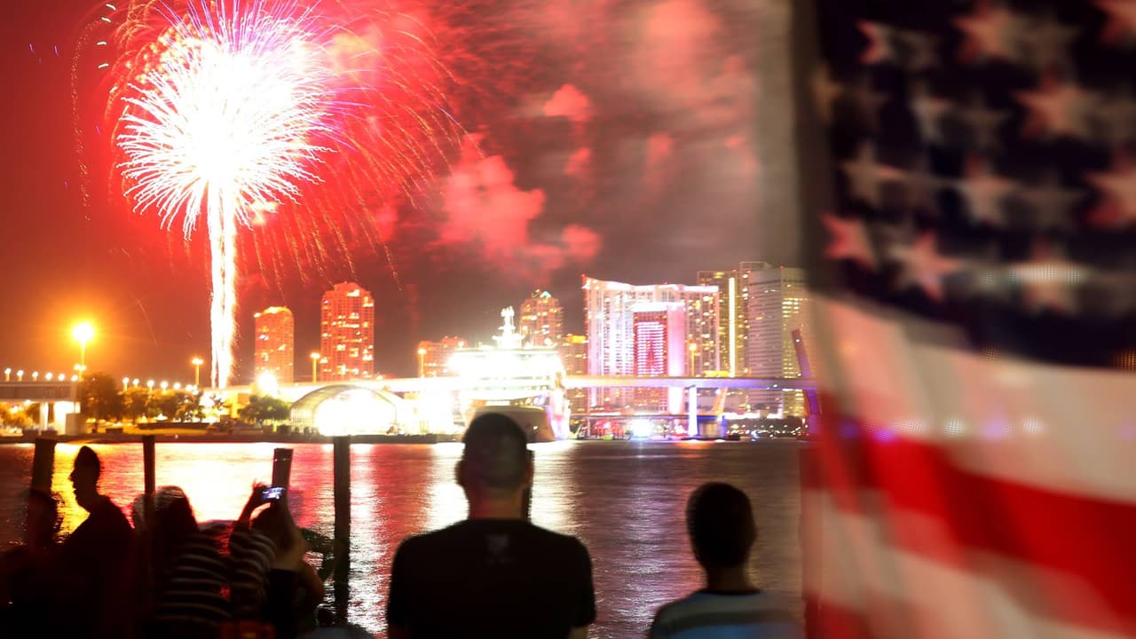 Dónde puedes ver fuegos artificiales en Miami este 4 de julio, Día de la Independencia