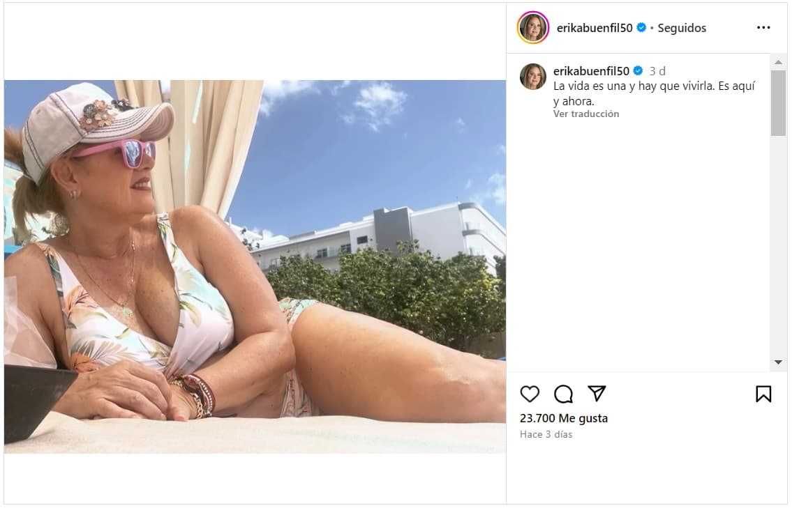 Erika Buenfil se mostró en traje de baño.