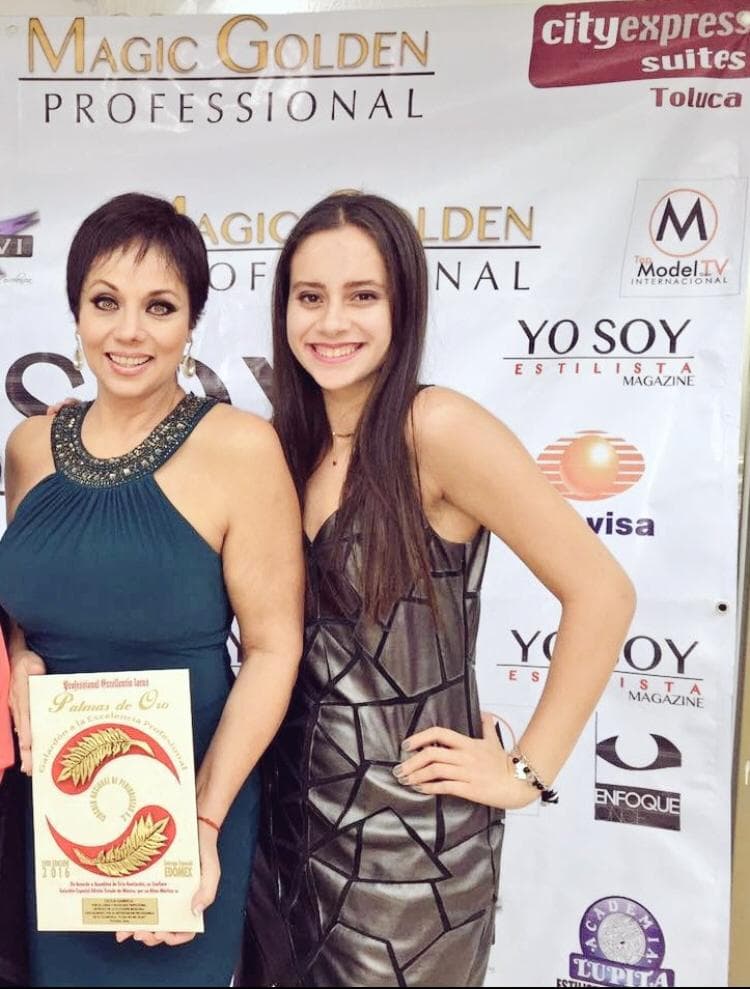 Seis años después del enlace, en 1999, nace Regina, quien actualmente tiene 20 años y se encuentra estudiando la carrera de Psicología. Sobre la relación que la joven tiene con su padre, Cecilia comentó en una entrevista que concedió a 'TVyNovelas', que su hija sí suele ver a su progenitor.