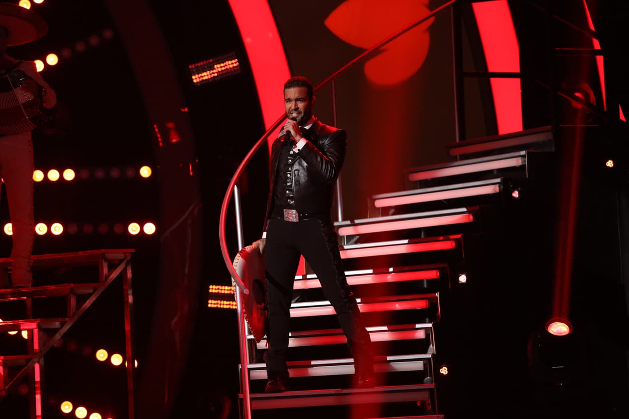 Pablo Montero acompañó a Marlene cantando el tema de la telenovela 'Gata Salvaje', que los unió hace 15 años.