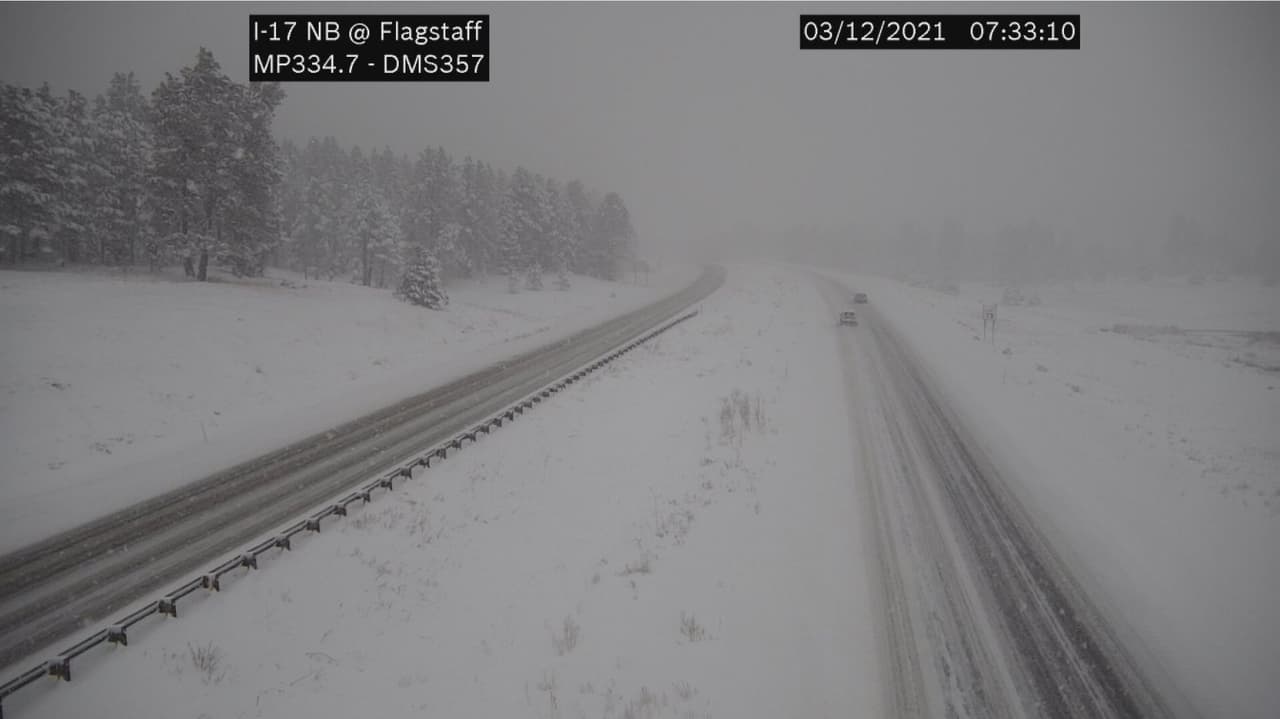 Si usted tiene planeado manejar hacia el norte, 
<b>el Departamento de Transporte de Arizona (ADOT, por sus siglas en inglés) </b>tiene las siguientes recomendaciones.
<br>-Conozca su ruta
<br> -Avise a alguien cuando salga y al llegar.
<br> -Comunique cuánto tiempo debe tardar su camino.
<br> -Se recomienda que cargue con usted un mapa en papel por si llega a fallar su celular