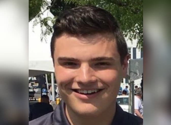 Peter Manfredonia, estudiante de la Universidad de Connecticut, sospechoso de dos asesinatos.