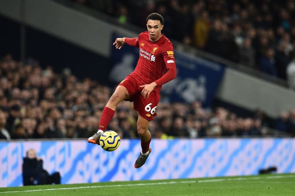 Trent Alexander-Arnold, del Liverpool, acumula 12 asistencias decisivas.